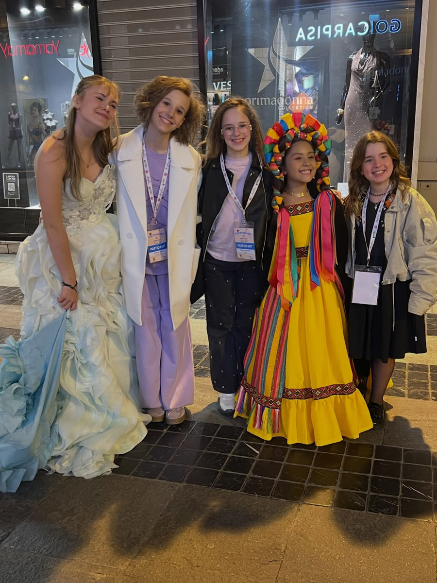 Фестиваль итальянской песни открыл миру множество имен. В их числе Адриано Челентано, Эрос Рамазотти, Андреа Бочелли. Теперь и у Владимира появился свой повод для гордости: финалистка проекта «Голос. Дети» Милана Крохина получила Гран-при «Санремо Джуниор-2026».