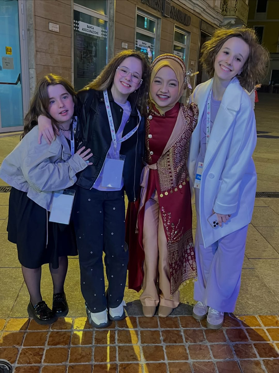 Фестиваль итальянской песни открыл миру множество имен. В их числе Адриано Челентано, Эрос Рамазотти, Андреа Бочелли. Теперь и у Владимира появился свой повод для гордости: финалистка проекта «Голос. Дети» Милана Крохина получила Гран-при «Санремо Джуниор-2026».