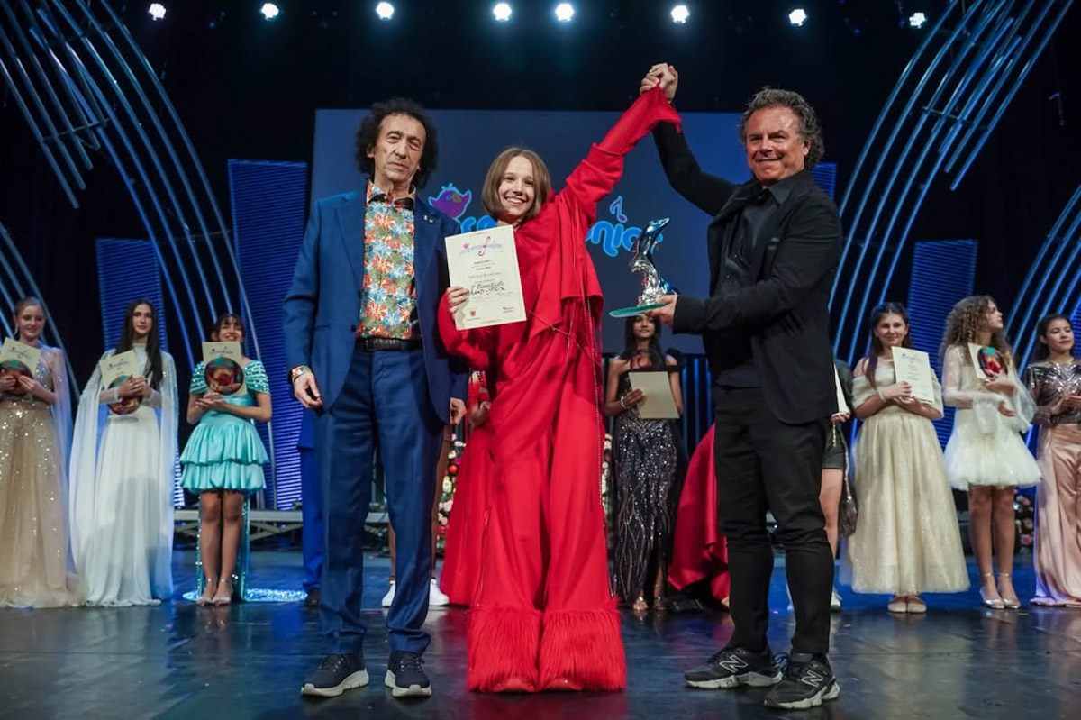 Фестиваль итальянской песни открыл миру множество имен. В их числе Адриано Челентано, Эрос Рамазотти, Андреа Бочелли. Теперь и у Владимира появился свой повод для гордости: финалистка проекта «Голос. Дети» Милана Крохина получила Гран-при «Санремо Джуниор-2026».