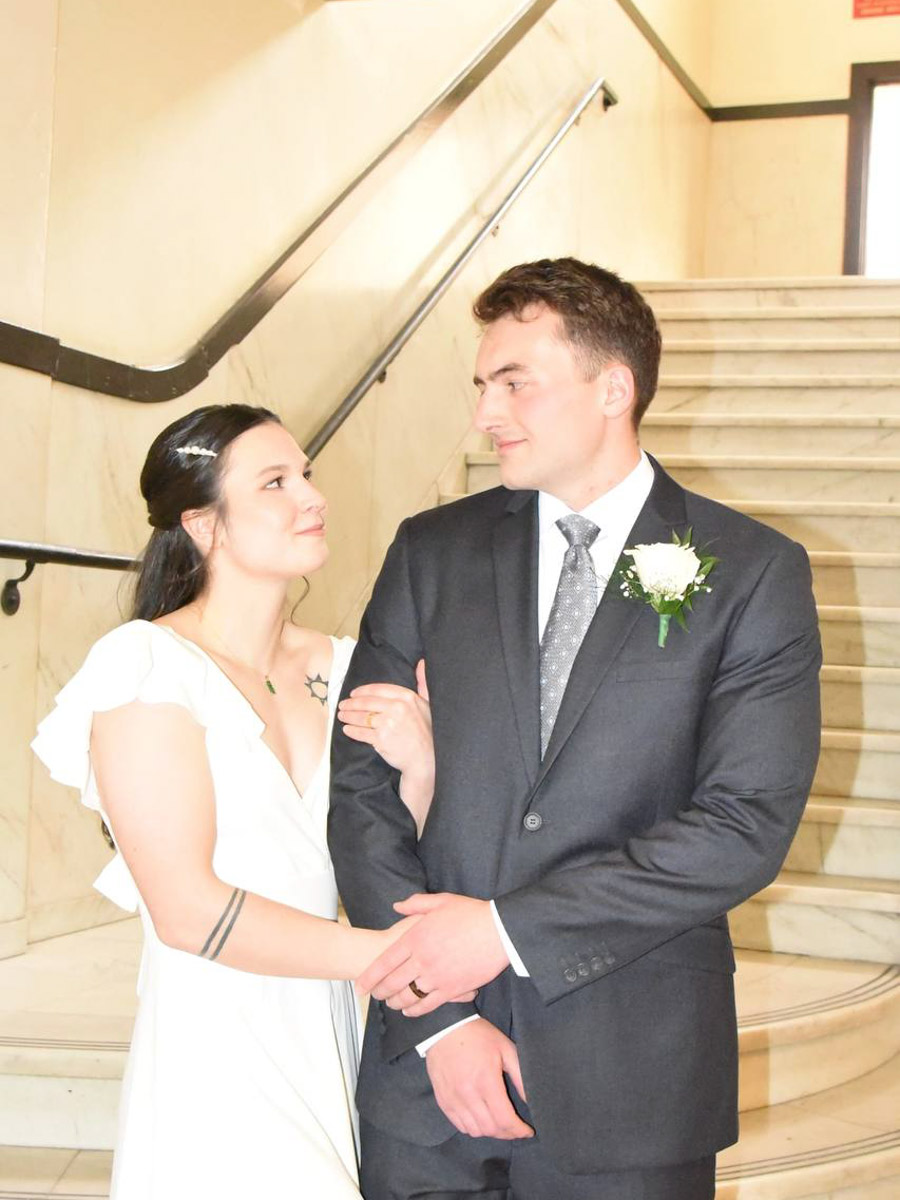 Владимирский боец ММА Вероника Борисова находится в США с февраля 2024 года. За последние пару лет она успела принять участие в нескольких боях, поставить карьеру на паузу, выйти замуж. О крутых поворотах на жизненном пути чемпионка поведала «Ключ-Медиа».