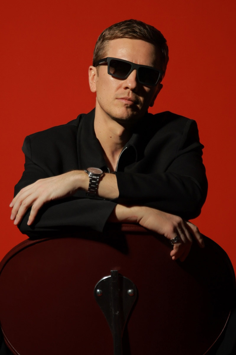 Каждый год на премии Top100awards называют имена лучших свадебных и ивент-профессионалов со всей России. В 2026-м без владимирцев топ не сложился. Например, владимирский диджей Vadimskee стал лучшим в своей категории, обогнав 99 достойнейших.