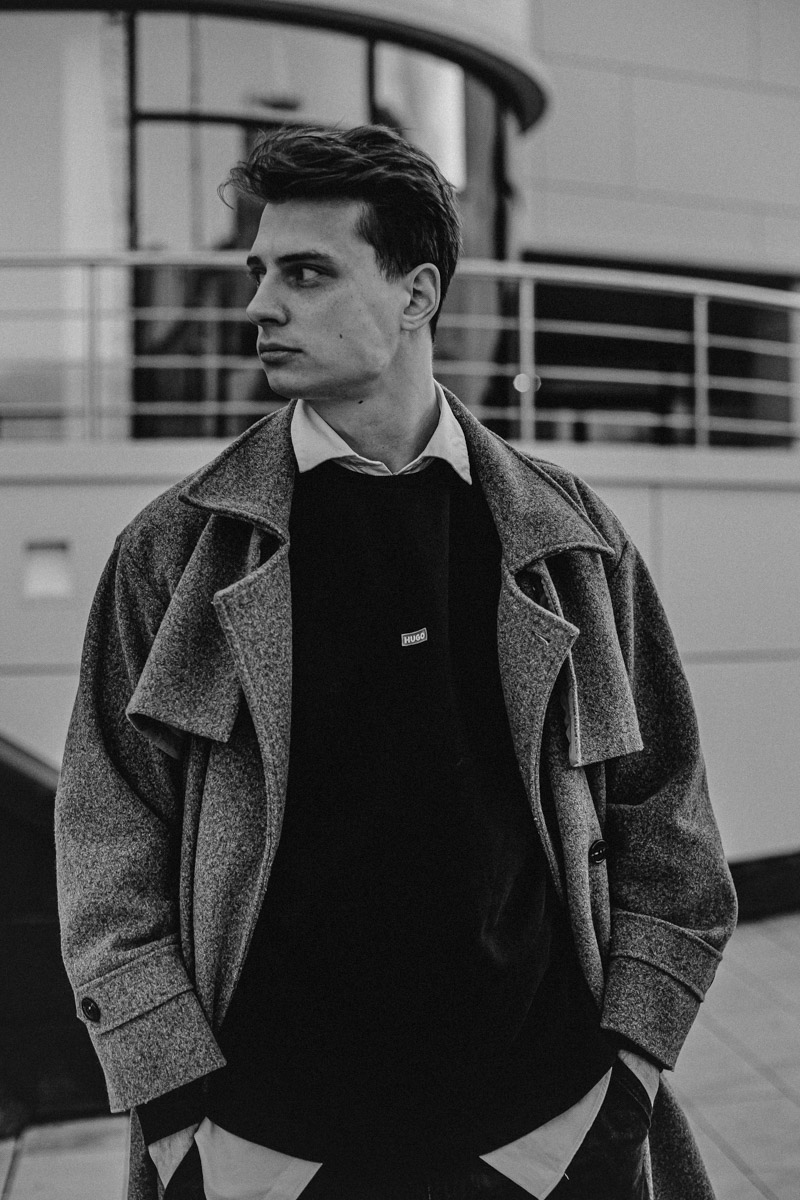 Мало кто знает, но в сериале «Молодежка. Новая смена» одну из главных ролей сыграл молодой актер из Радужного. Зовут его Андрей Нестеренко, но фанаты спортивной драмы знают юношу как Игоря Крепчука. Ему 26 лет, он молод и очень красив. При этом отнюдь не заносчив и с удовольствием нашел время ответить на вопросы «Ключ-Медиа».