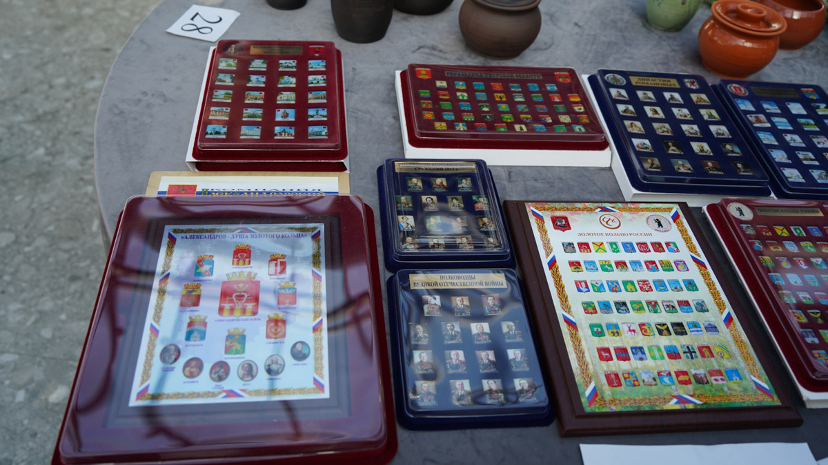 В Ростове Великом подвели итоги ежегодного конкурса «Туристский сувенир Золотого кольца». В финальный отбор попали около 300 заявок, 24 призовых места по итогу оказались у мастеров из нашего региона. Рассказываем, чем удивили наши производители.