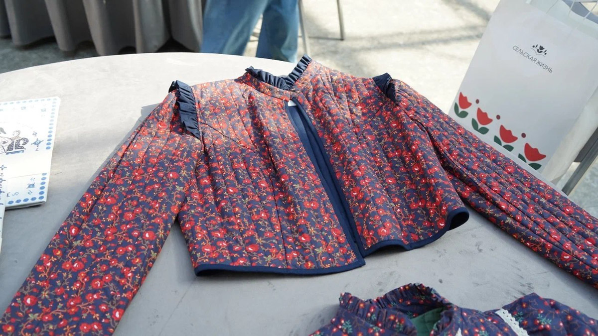 В Ростове Великом подвели итоги ежегодного конкурса «Туристский сувенир Золотого кольца». В финальный отбор попали около 300 заявок, 24 призовых места по итогу оказались у мастеров из нашего региона. Рассказываем, чем удивили наши производители.