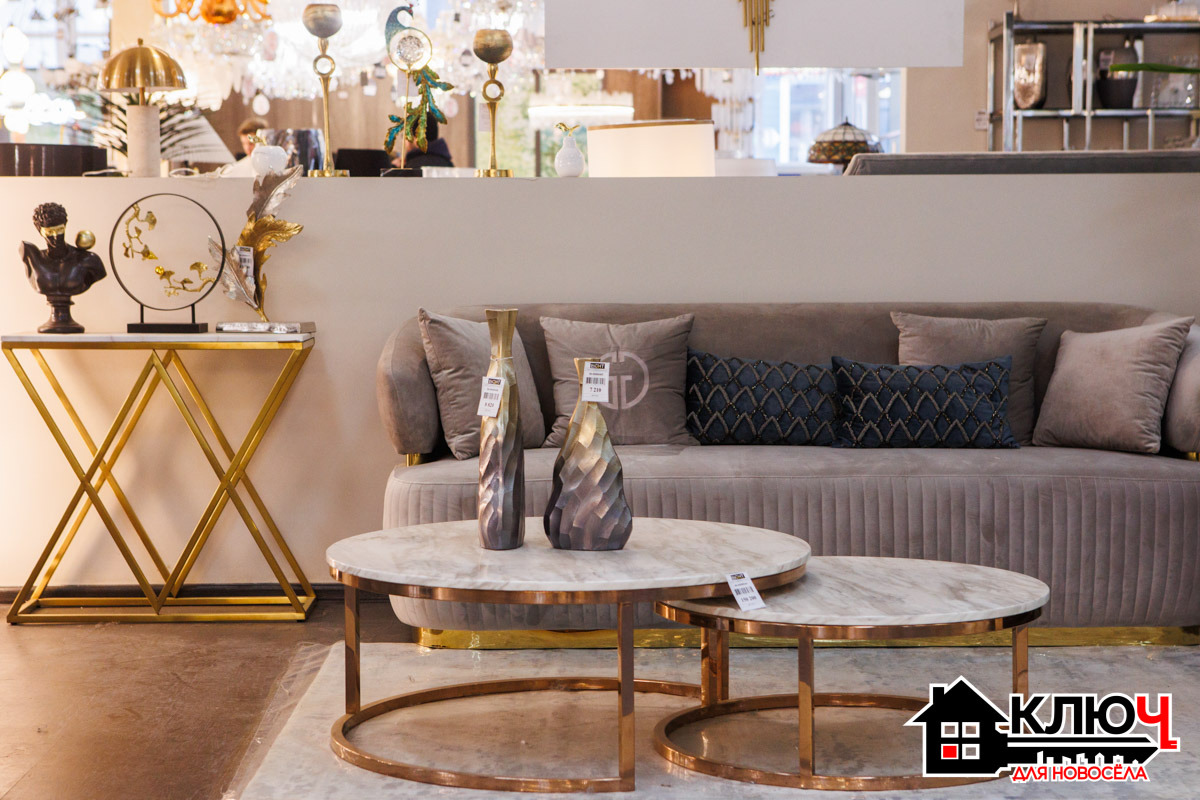 Главная проблема любого ремонта — логистика. Нужно найти ту самую плитку, не забыть про клей к ней, подобрать двери под ламинат и где-то заказать кухню. Обычно всё это превращается в бесконечные разъезды по разным концам города. Мы отправились в ОТК «Тандем» во Владимире, чтобы понять, как работает концепция «всё в одном месте» и сколько на самом деле можно сэкономить, став участником программы «Новоселы».