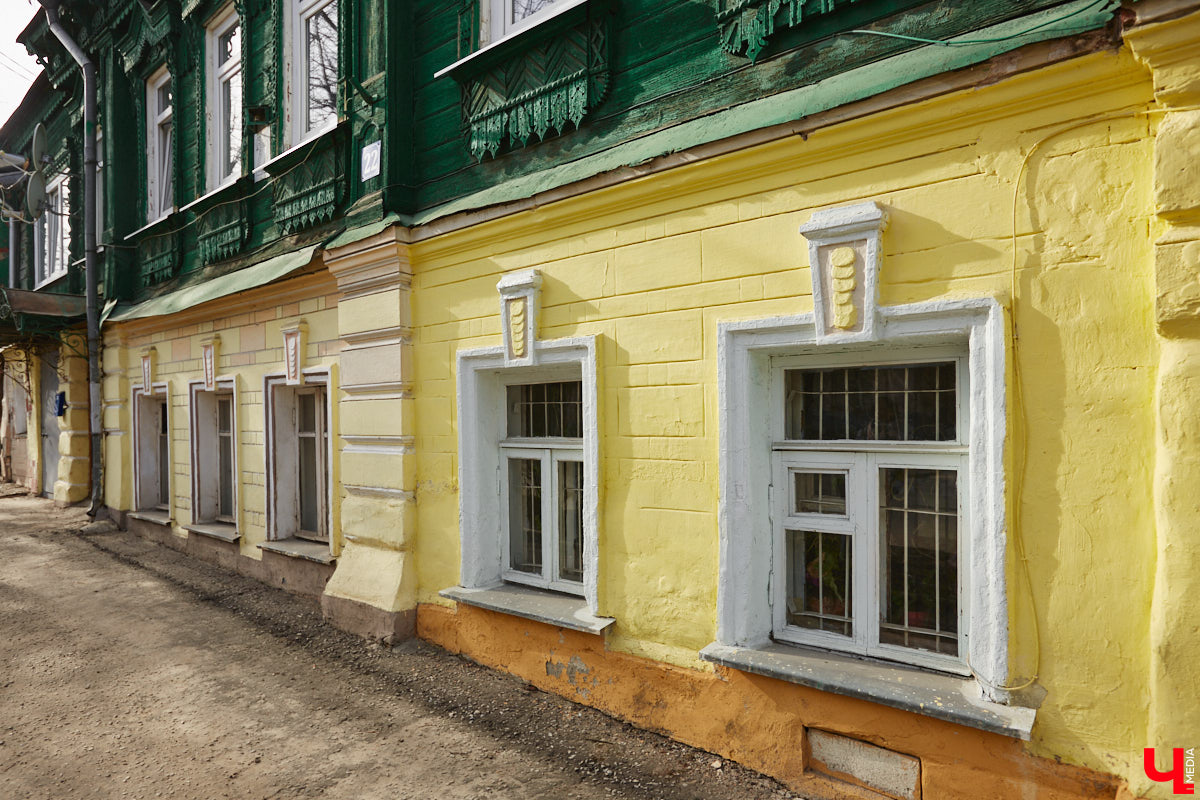 Онлайн-голосование за общественную территорию, которую трансформируют в 2027-м, официально открыто! В этом году среди предложенных вариантов больше всего скверов. «Ключ-Медиа» узнал, почему во Владимире сложилась подобная картина — не слишком масштабного и скорее локального благоустройства. Обсудили тенденцию с активистом и блогером Андреем Сенаторовым.