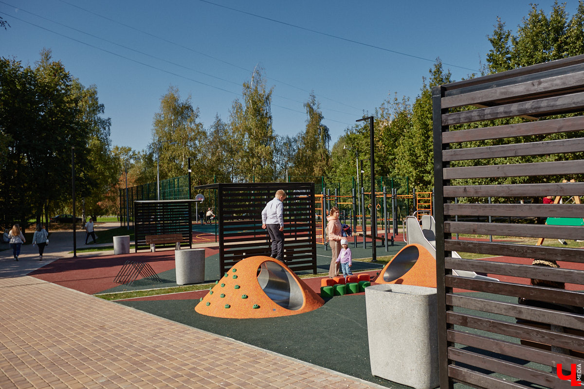 Онлайн-голосование за общественную территорию, которую трансформируют в 2027-м, официально открыто! В этом году среди предложенных вариантов больше всего скверов. «Ключ-Медиа» узнал, почему во Владимире сложилась подобная картина — не слишком масштабного и скорее локального благоустройства. Обсудили тенденцию с активистом и блогером Андреем Сенаторовым.