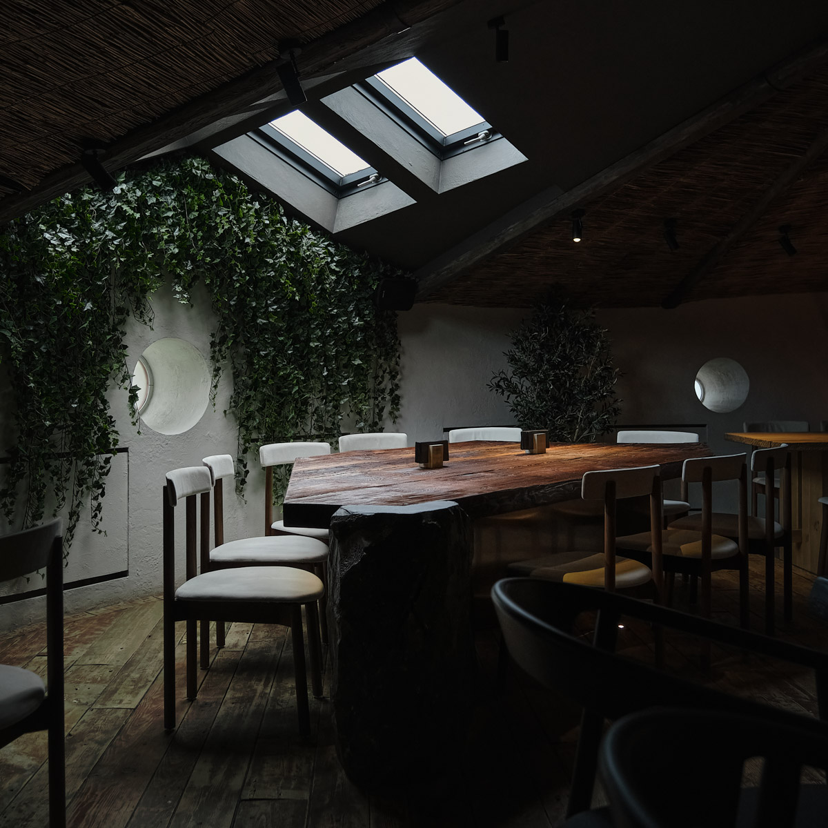 Гранд-бистро «Меряне» — ресторан, расположенный в самом центре Владимира, запускает завтраки. Уже с 1 мая здесь можно будет вкусно и насыщенно начать свой день. Философия нового направления строится вокруг посетителей и внимания к деталям. «Меряне» приглашают владимирцев и гостей города подобрать угощение на свой вкус для того, чтобы утро стало маленьким кулинарным триумфом.