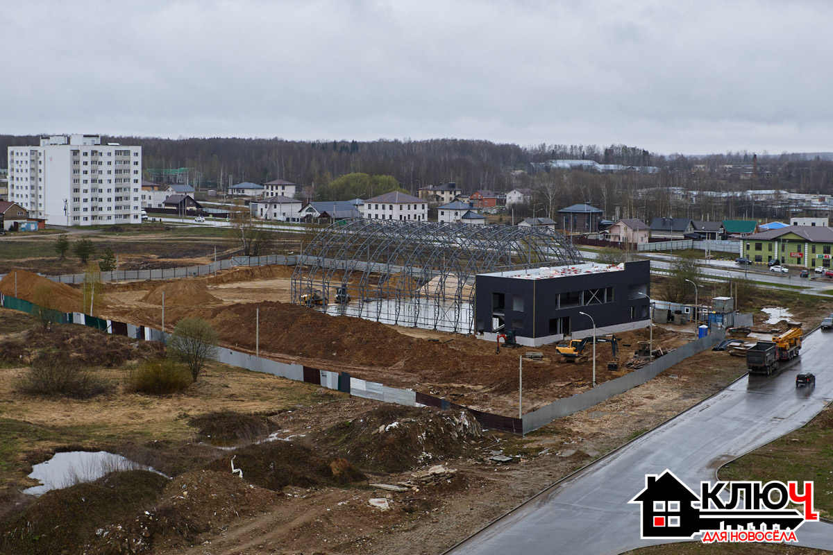 Здоровый образ жизни — неотъемлемая часть быта многих владимирцев. И одного скромного турника во дворе им маловато. Важно, чтобы спортивная инфраструктура района была организована на должном уровне. И вот тут Юрьевцу есть чем похвастать. За несколько лет он превратился из тихого местечка на окраине в центр притяжения сотен семей. Почему? Нашли ответ специально для проекта «Ключ для новосела».