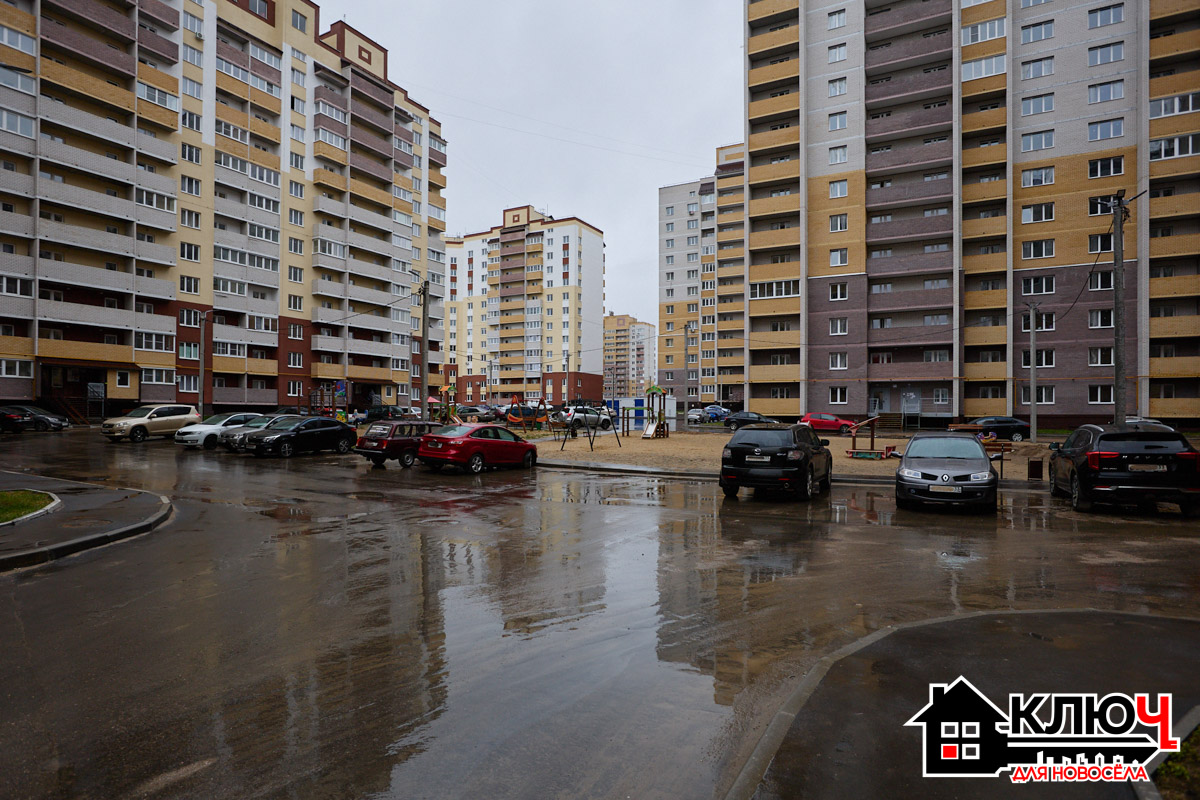 Здоровый образ жизни — неотъемлемая часть быта многих владимирцев. И одного скромного турника во дворе им маловато. Важно, чтобы спортивная инфраструктура района была организована на должном уровне. И вот тут Юрьевцу есть чем похвастать. За несколько лет он превратился из тихого местечка на окраине в центр притяжения сотен семей. Почему? Нашли ответ специально для проекта «Ключ для новосела».