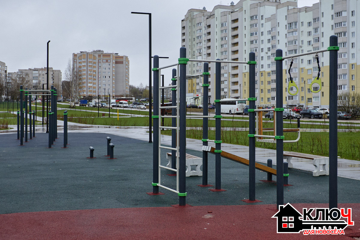 Здоровый образ жизни — неотъемлемая часть быта многих владимирцев. И одного скромного турника во дворе им маловато. Важно, чтобы спортивная инфраструктура района была организована на должном уровне. И вот тут Юрьевцу есть чем похвастать. За несколько лет он превратился из тихого местечка на окраине в центр притяжения сотен семей. Почему? Нашли ответ специально для проекта «Ключ для новосела».
