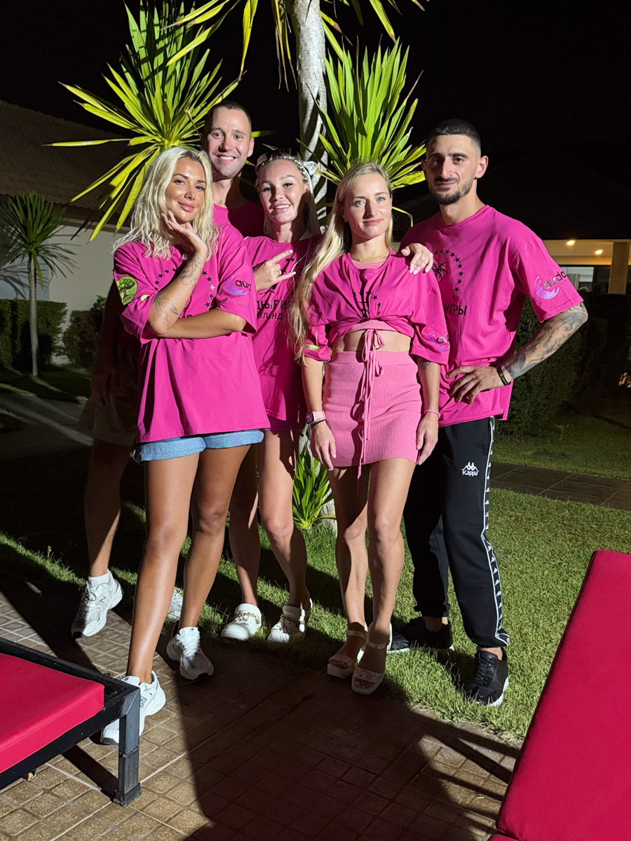 Не за горизонтом премьера нового реалити-шоу «Звёздные игры. Таиланд». И в борьбу за миллион рублей вступит владимирский блогер и бьюти-эксперт Татьяна Зубрик. Ранее девушка уже проходила тяжелые испытания под палящим тропическим солнцем на острове сокровищ. Опыт получился настолько ярким, что блондинке захотелось вновь пережить эти моменты.