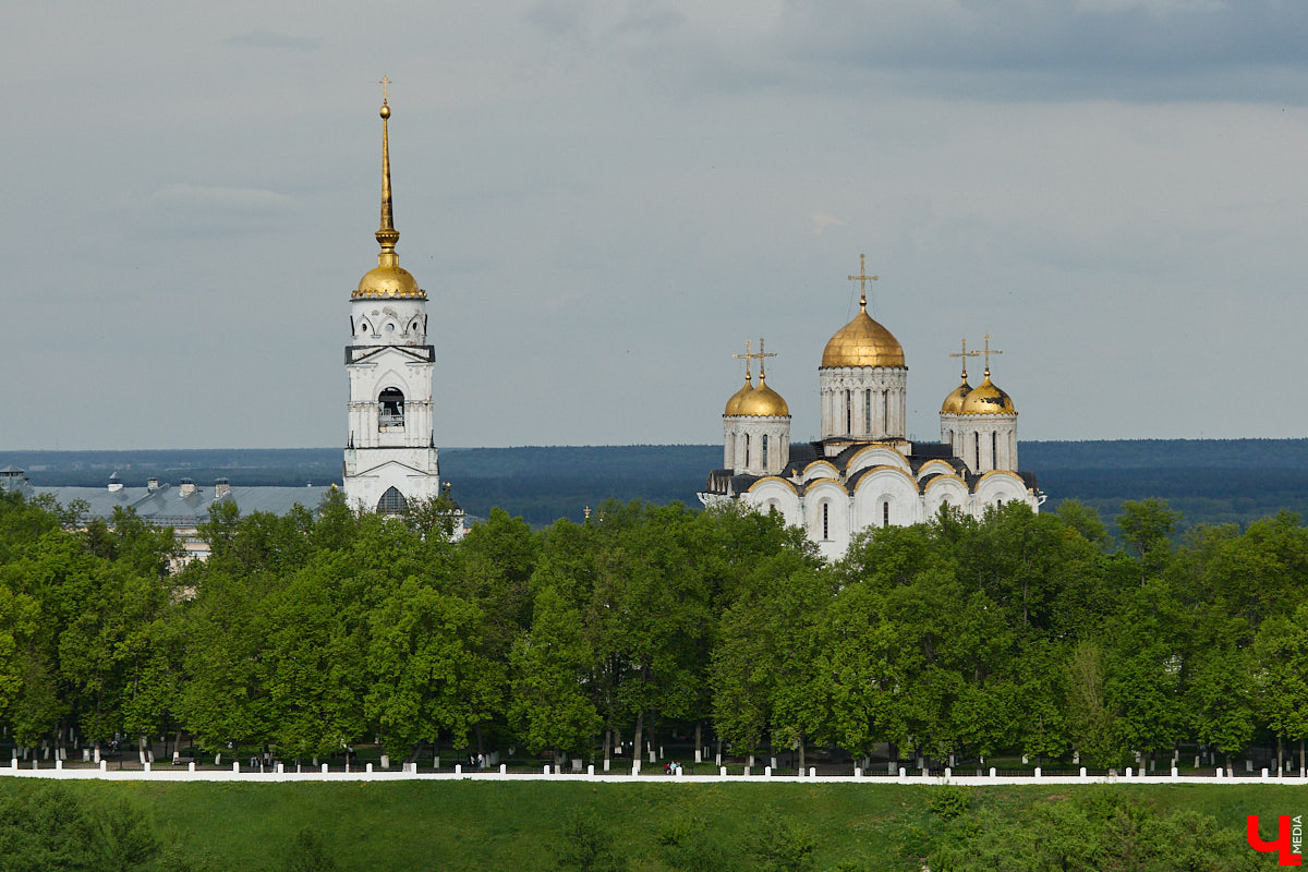 Лето вернулось в областной центр, а значит, пора отправляться на прогулку по дорогим сердцу местам. А чтобы городские панорамы выглядели еще эффектнее, полюбуйтесь на них с высоты. «Ключ-Медиа» составил топ самых красивых смотровых площадок Владимира, откуда он виден как на ладони.
