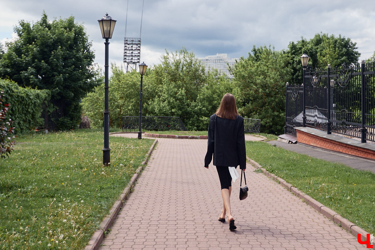 Ежедневно мы видим этого человека в зеркале, но не всегда готовы его принять. А ведь именно с построения собственного «я» и любви к себе начинается путь здоровой успешной личности. В этом убедилась Елизавета Корешкова, которая рассказала «Ключ-Медиа», как страдала, а потом приняла и полюбила себя.