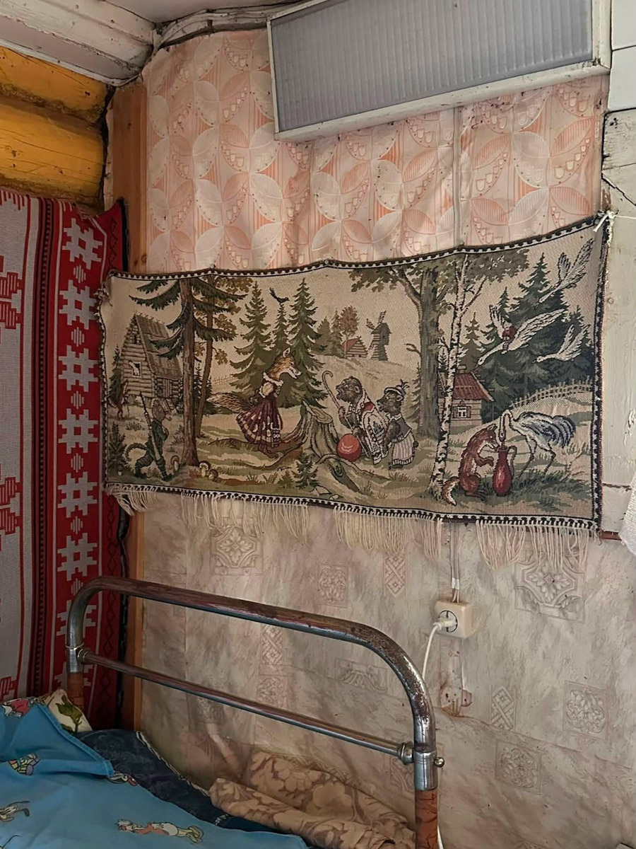 Тренд на отдых в старинных домах из сруба в шутку прозвали «избингом». Мы не удержались и придумали ему летний аналог – «огородинг». Всё потому, что блогеры повально потянулись в этом сезоне к своим корням, выбирая вместо морей и зарубежных стран дачные участки в родном регионе. «Ключ-Медиа» пообщался с владимирцами и узнал, кто как проводит время за городом.