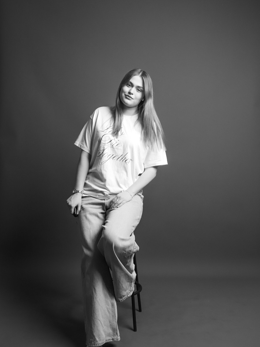 Экзамены написаны, баллы подсчитаны, нервные клетки восстанавливаются. Набравшие заветную сотку на ЕГЭ получили не только шанс на поступление в вуз мечты, но и денежное вознаграждение. Но за безупречными результатами стоят упорная подготовка и сильный стресс. Из-за последнего, кстати, вновь заговорили об отмене единого тестирования. «Ключ-Медиа» задал вчерашним школьникам вопросы по поводу этой инициативы.