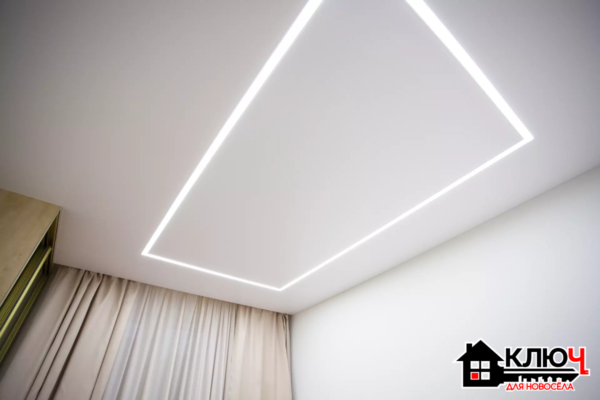Каждому хочется иметь над головой ровное и красивое покрытие, но доверить установку можно далеко не каждому: либо цена кусается, либо к качеству вопросы. У владимирской компании «Формула потолков» есть надежный рецепт из трех составляющих: собственное производство, прямые поставки от фабрик и точный расчет по замерам. Как результат — ровный потолок без переплат и лишних дней ожидания.