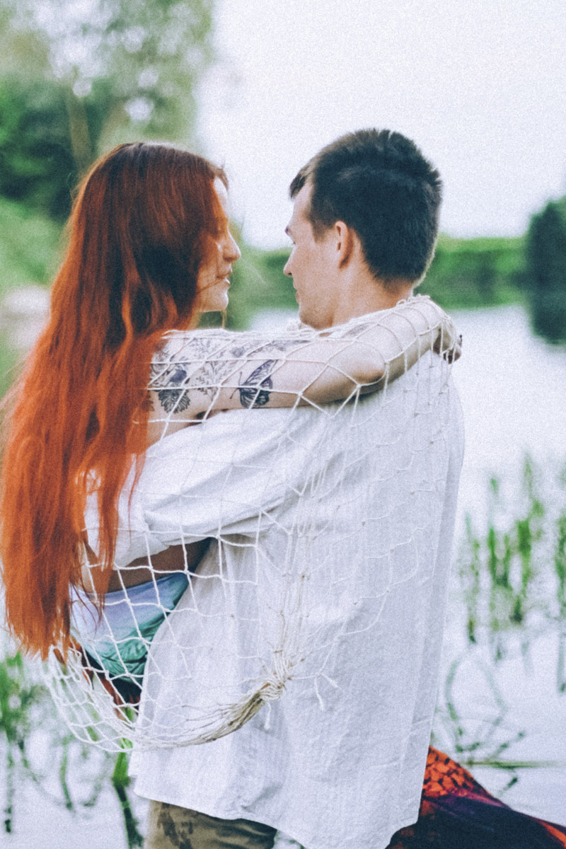Владимирский фотограф Екатерина Лебедь известна своими креативными фотосессиями. Кадры с ретровайбами? Запросто! Ожившие карты Таро? Без проблем! На сей раз герои ее объектива превратились в русалок, ведьм и фей