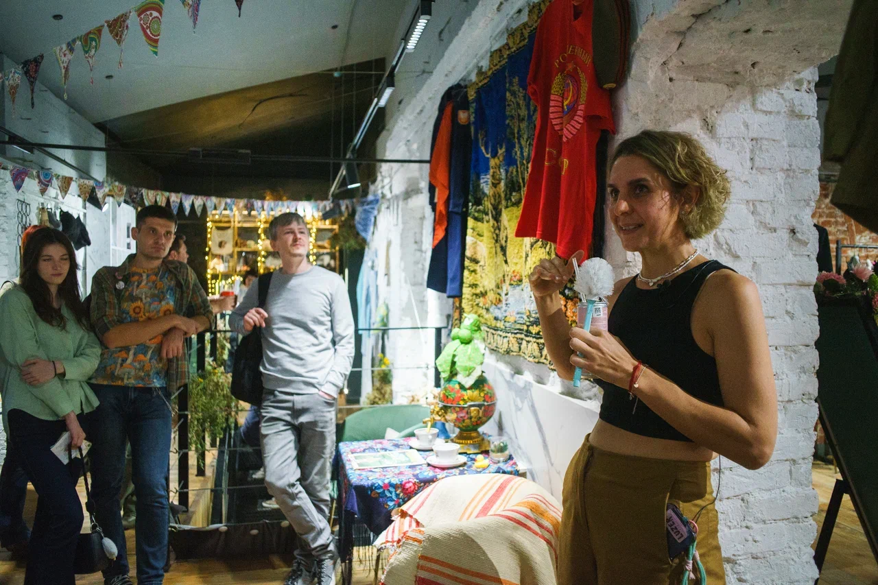 Центр современного лузерства — новая культурная инициатива старейшего резидента «Флигеля». Команда решила развивать историю про творческие факапы и уже презентовала свой первый проект: карту с более чем 50 арт-объектами, которые родились в творческом пространстве на Девической.