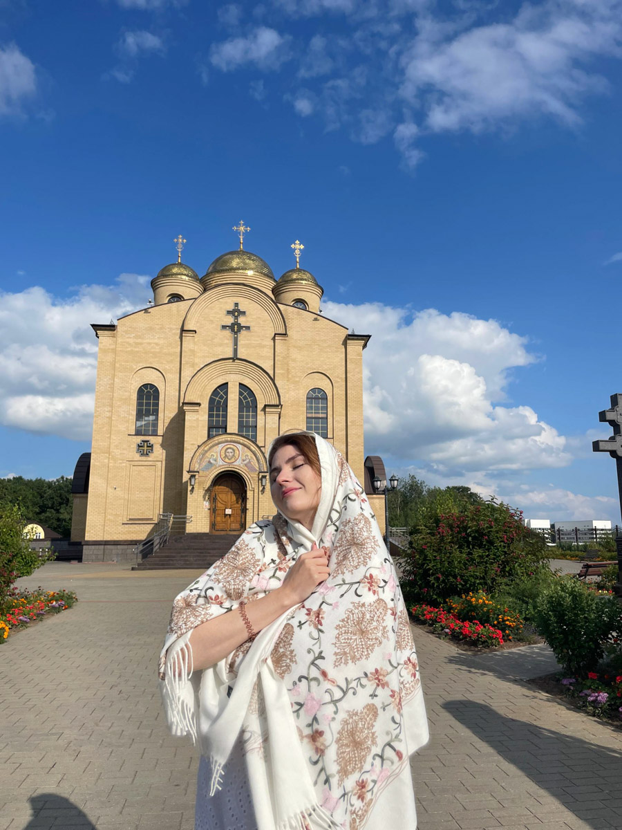 Гродно часто называют самым уютным и «европейским» местом Беларуси. История тут буквально на каждом углу! Именно здесь теперь пробует найти свое место под солнцем дизайнер из Владимира Карина Руфова. Она решилась на переезд в этот королевский город и рассказала «Ключ-Медиа» об изнанке жизни в соседней стране. Поговорили о ценах, работе и, конечно, белорусской вежливости.