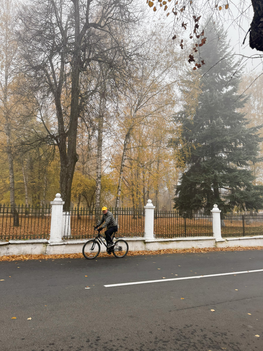 Чтобы стать героем фильма, необязательно использовать огромные павильоны как при съемках голливудского кино. Осенний Владимир — идеальное место, чтобы сделать эстетичные кадры и почувствовать себя центральной фигурой романтичной картины. «Ключ-Медиа» собрал от местных фотографов и блогеров несколько идей аутентичных локаций, где можно запечатлеть собственную историю.